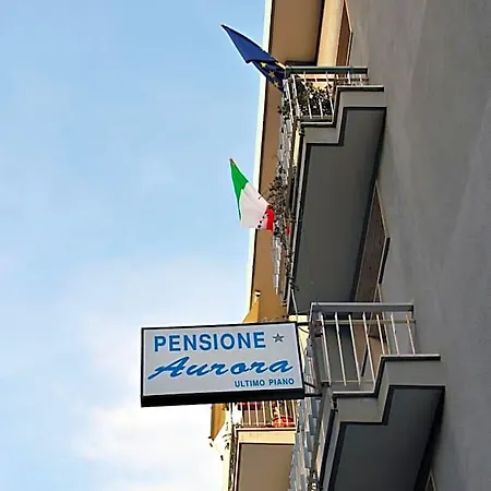 Aurora Hotel *